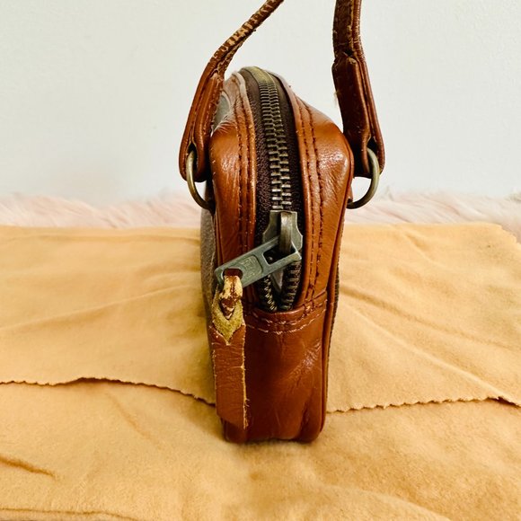 AUTHENTIC LOUIS VUITTON MONOGRAM CLUTCH WRISTLET VINTAGE - Picture 7 of 11